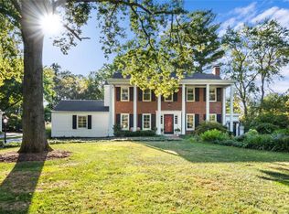 23 Frontenac Estates Dr, Saint Louis, MO 63131