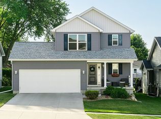 3356 Lincolnshire Rd, Waterloo, IA 50701