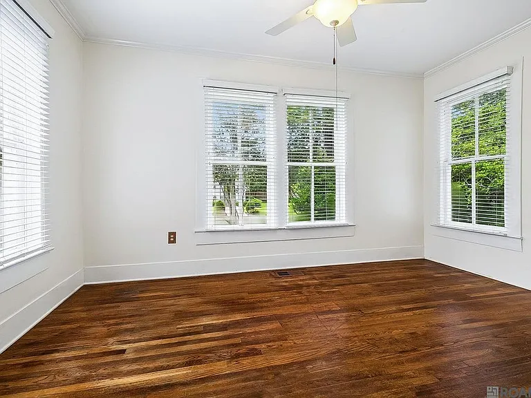 1909 Cedardale Ave — Photo 3