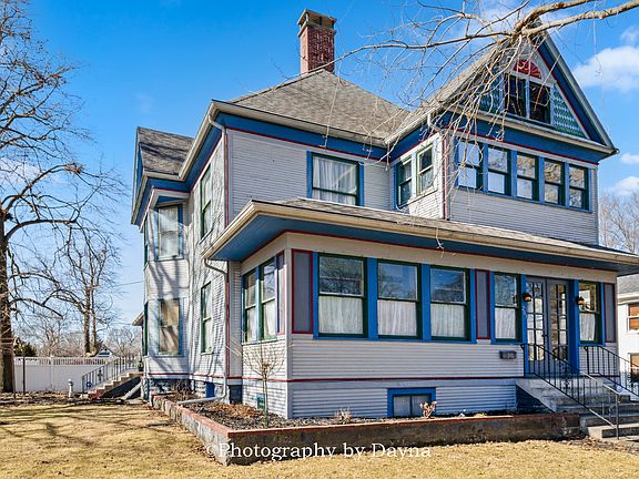 2nd image of 203 N Maple St