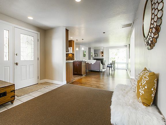 3rd image of 3565 S Fleetwood Dr