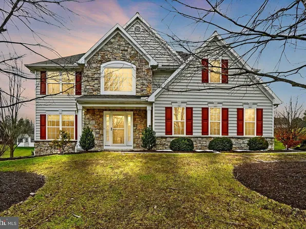 104 Swedesford Ln, Millersville, PA 17551