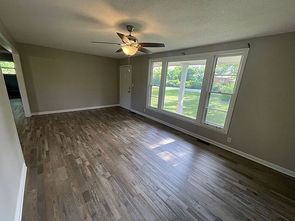 5th image of 422 Burch Rd