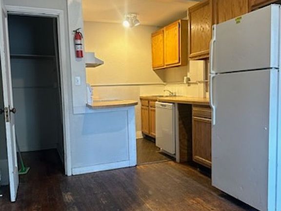 5th image of 1221 Laurel Ave #5-6-7