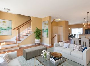 18 Columbus Cir, Bayonne, NJ 07002