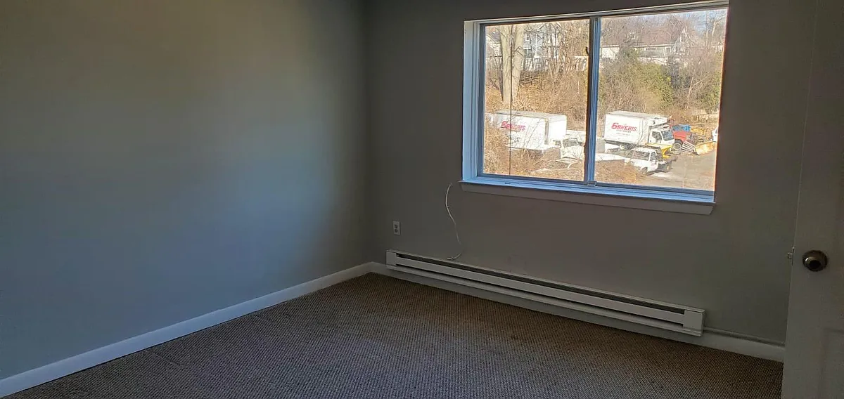 Building Photo - 16 Bell Ct #C2