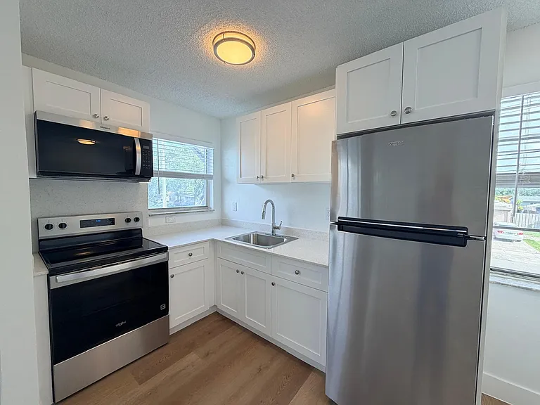 5661 SW 36th Ct #201 — Photo 5