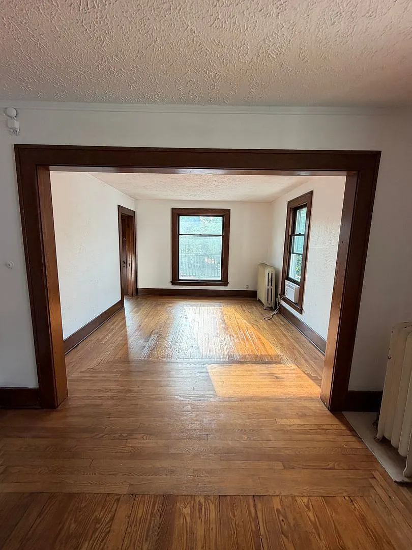 316 N Sycamore Lansing MI 48933 — Photo 2