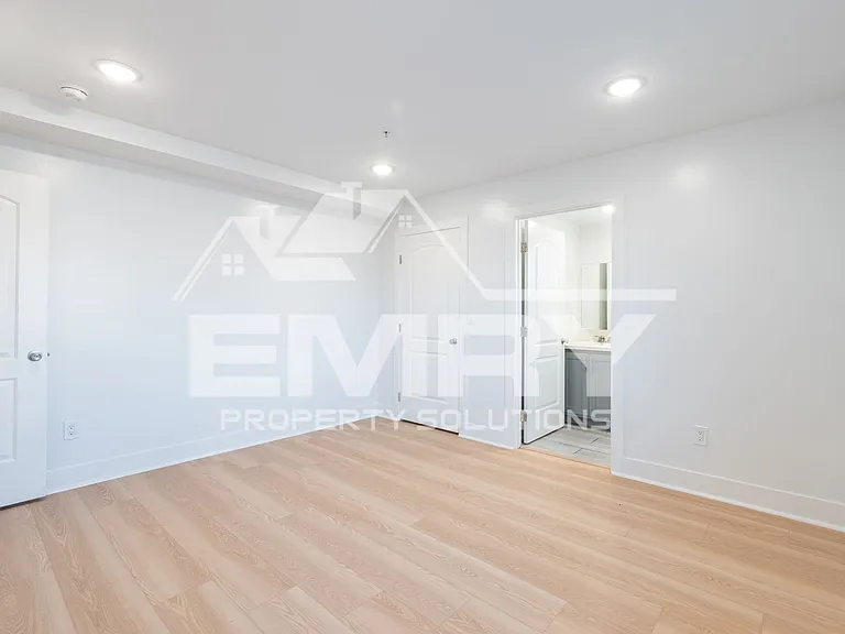 814 N Wilmington Blvd — Photo 14
