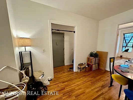 Rented by Sunrise Real Estate | media 18