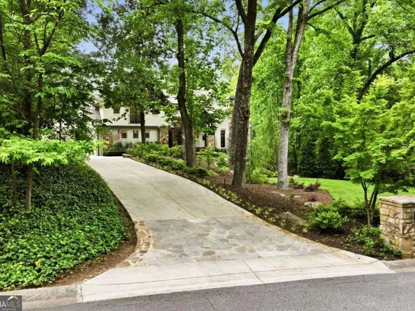 625 W Northway Ln, Sandy Springs, GA 30342