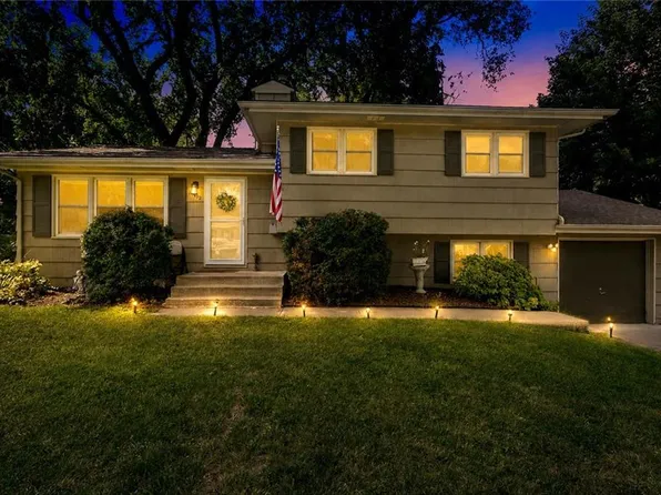 10402 W 73rd St, Shawnee, KS 66203