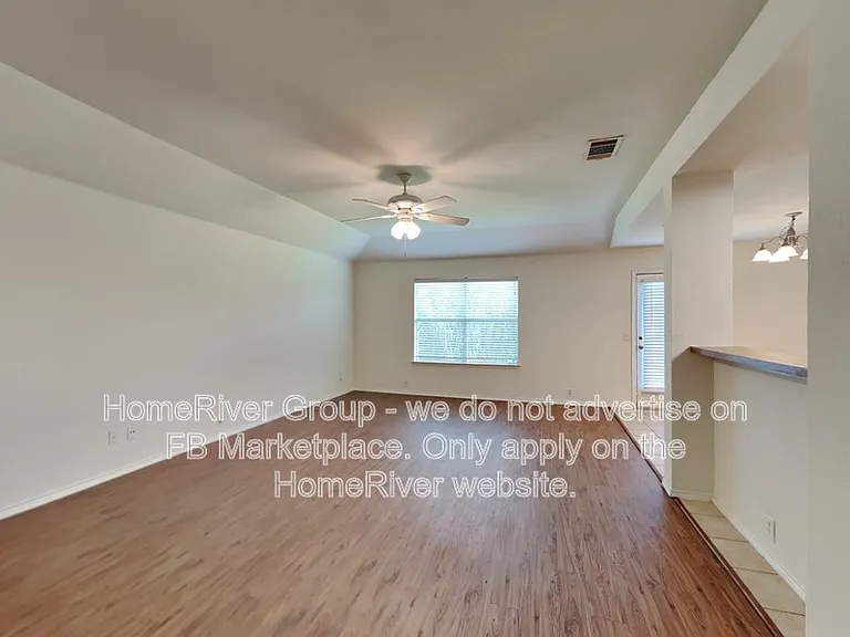 717 River Run Dr — Photo 2