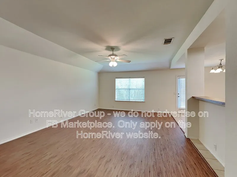 Building Photo - 717 River Run Dr