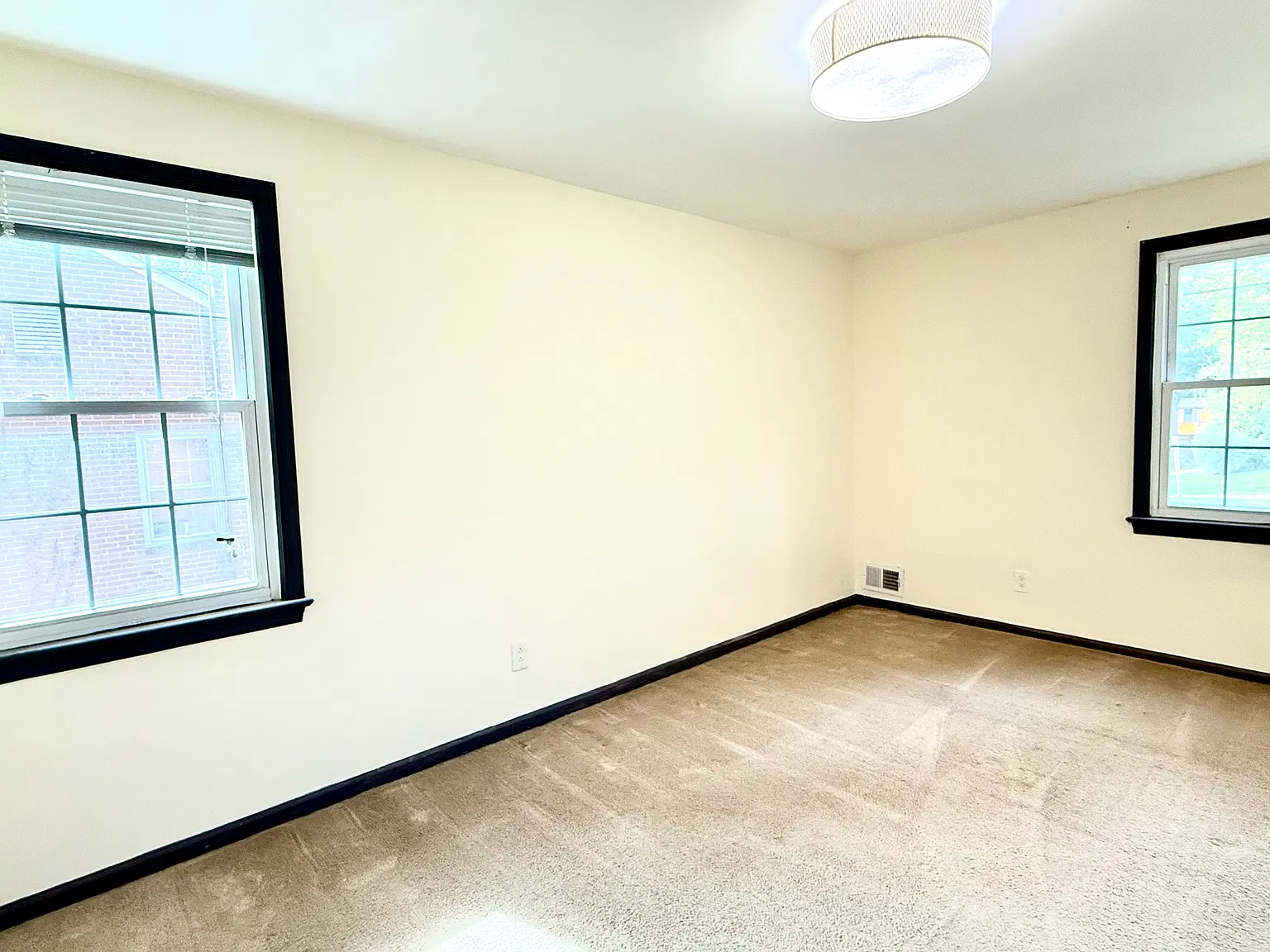 Blossom Dr, Rockville — Photo 1