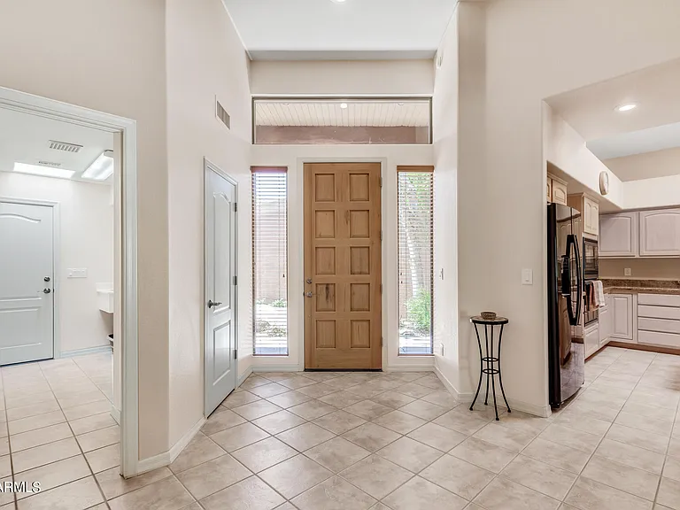 27422 N Montana Dr — Photo 2