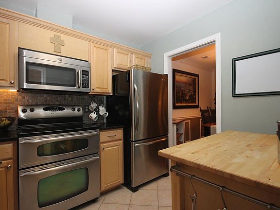 2nd image of 2811 Lee Oaks Ct APT 304