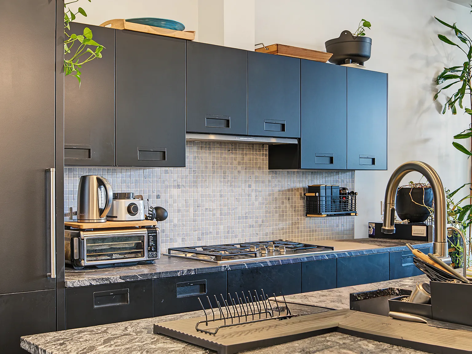 2 bed, 1800 sqft, $4,000 — Photo 4