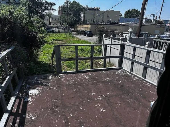 445 Fairmount Avenue image 6 of 12