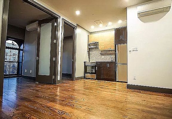 3rd image of 133 Woodbine St #4C