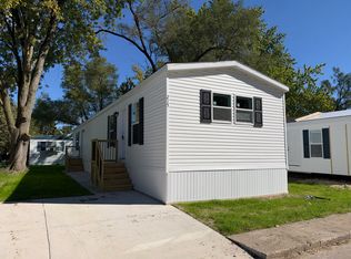 215 Whittier #172, South Lyon, MI 48178