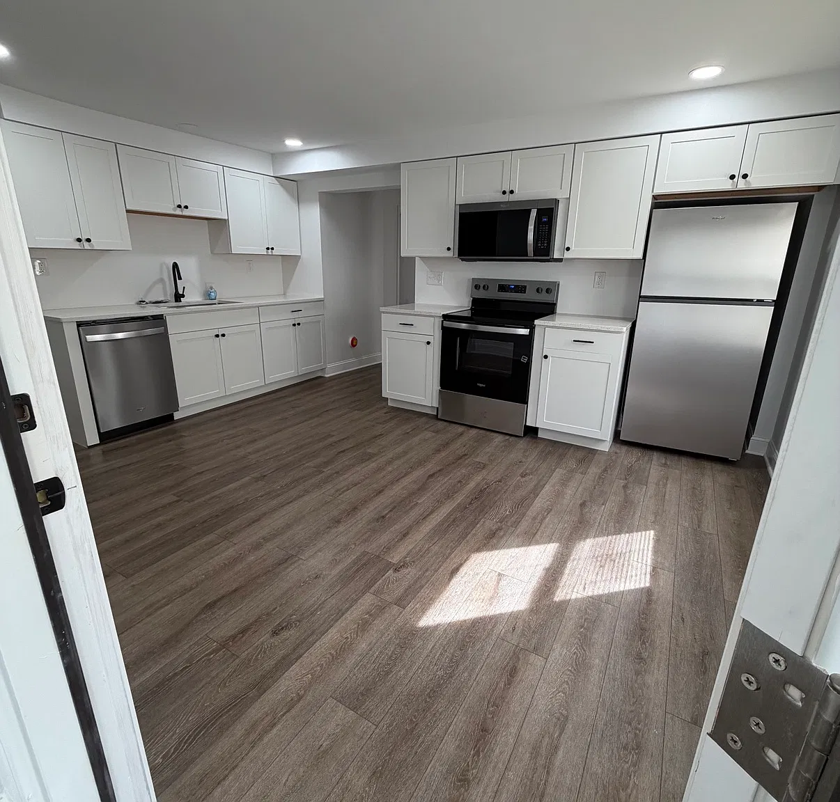 3 bed, 1400 sqft, $2,350 — Photo 1