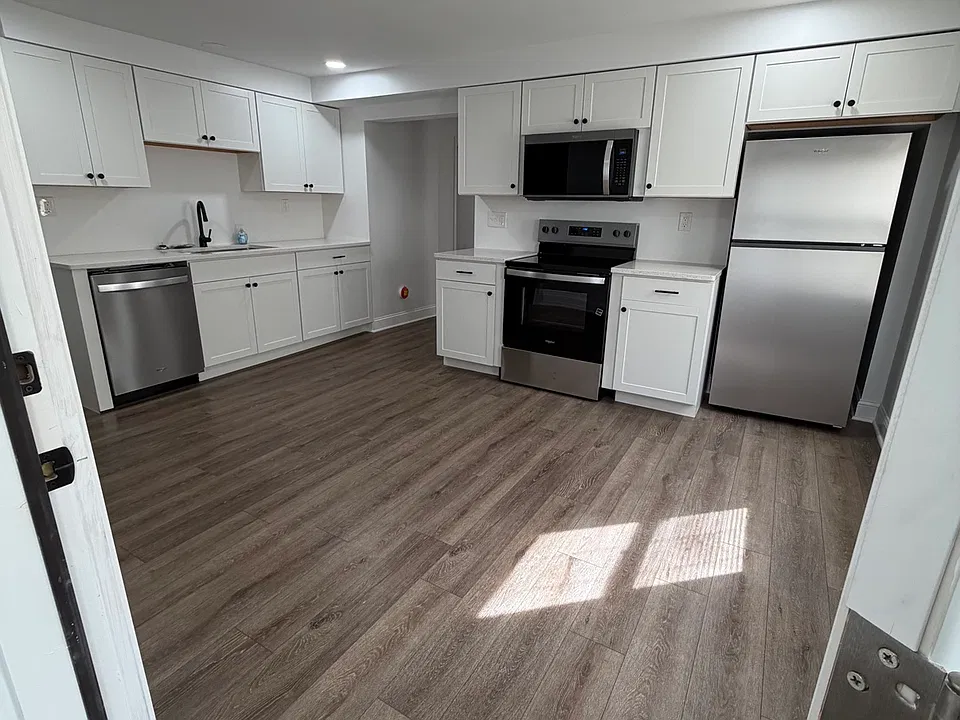 74 Valley Rd #1