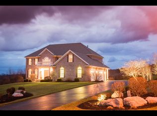 50 Grand View Trl, Orchard Park, NY 14127