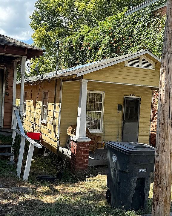 2nd image of 802 Walnut St