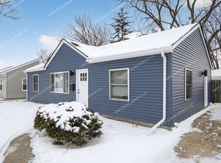 26294 Woodmont St, Roseville, MI 48066