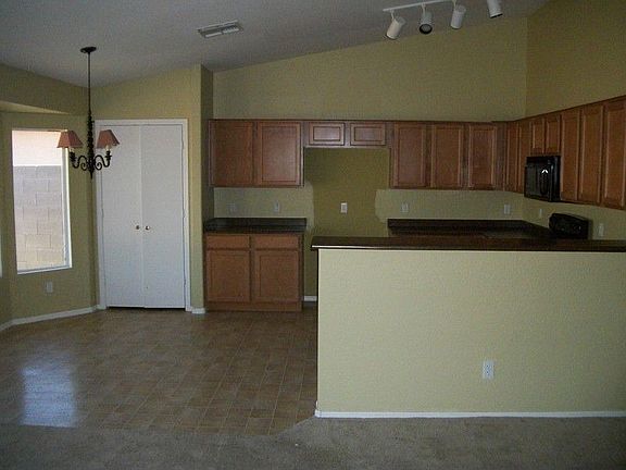 3rd image of 4506 E Meadow Creek Way