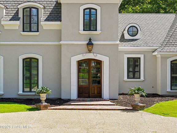5th image of 958 Greenbriar Dr