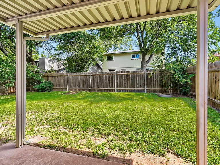 2608 Piping Rock Trl — Photo 23