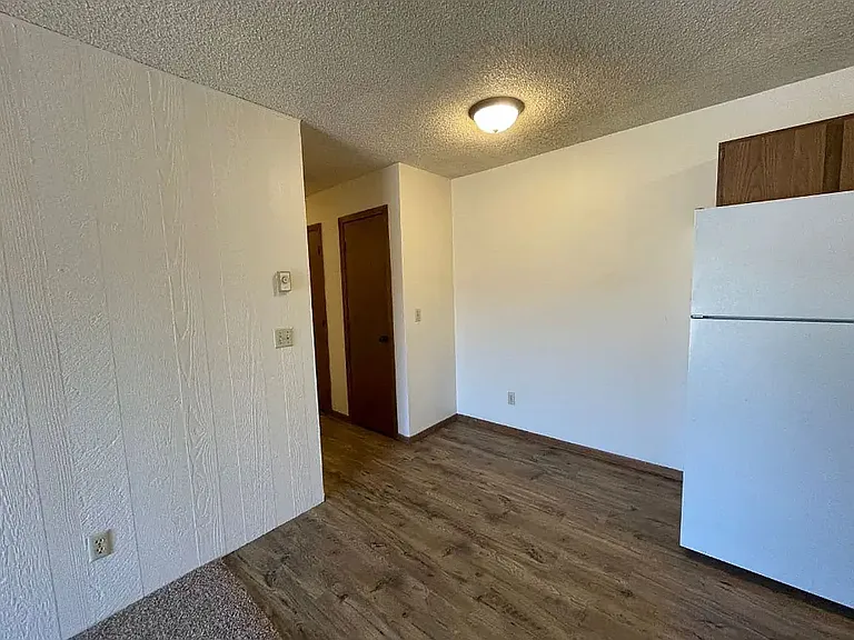 1153 Imperial Cir — Photo 3