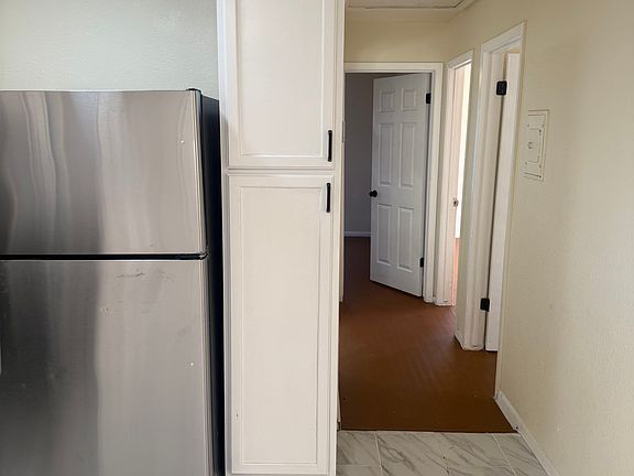 5th image of 637 Koehler Ct