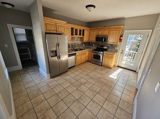 93 Warner St FLOOR 2, Hudson, MA 01749