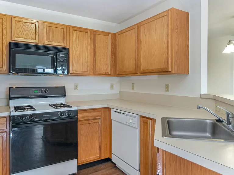 Spring Creek Apartments — Photo 82