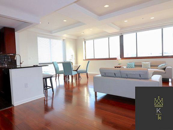 3rd image of 169 Monsignor Obrien Hwy APT 816