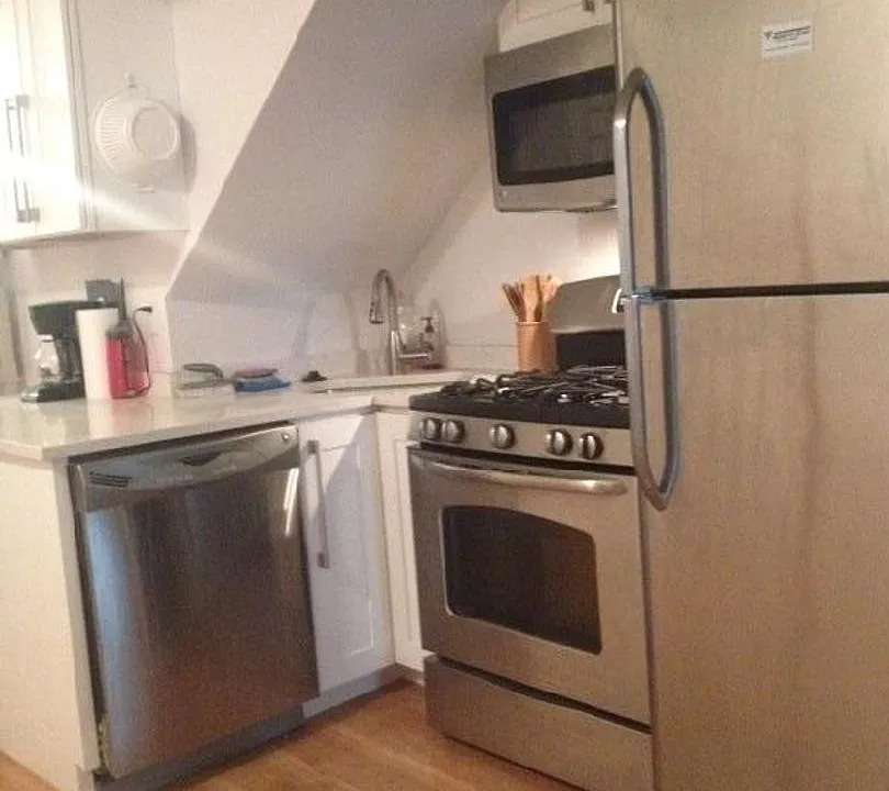 247 Hamilton St #1