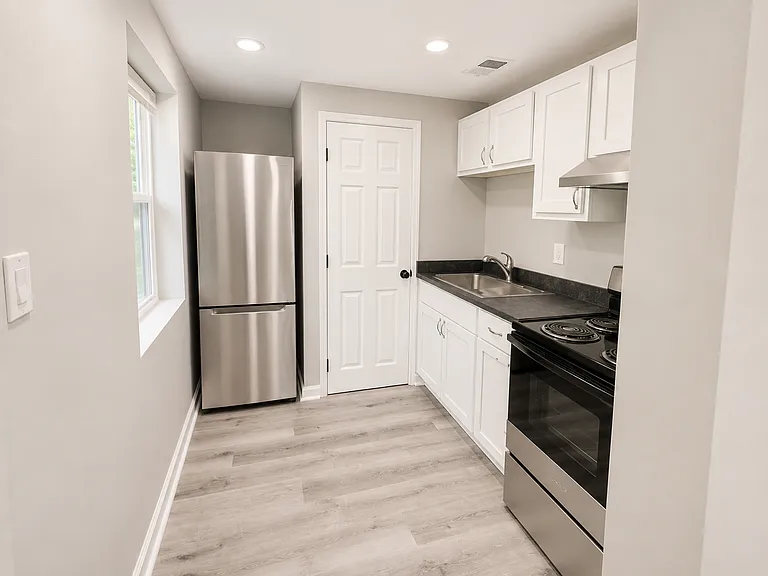 1206 McDuffie Ave — Photo 2