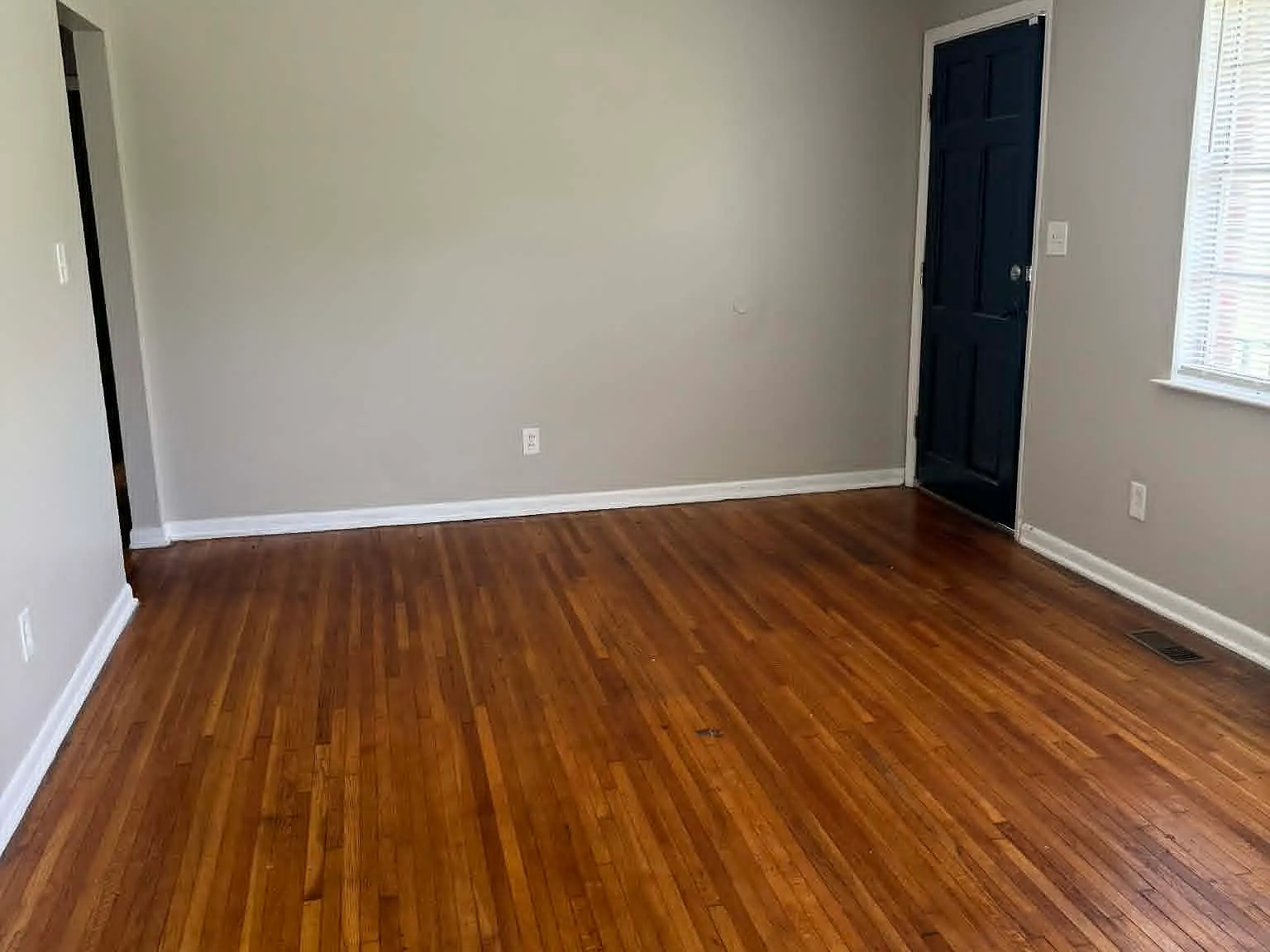4 bed, 1947 sqft, $1,300 — Photo 3