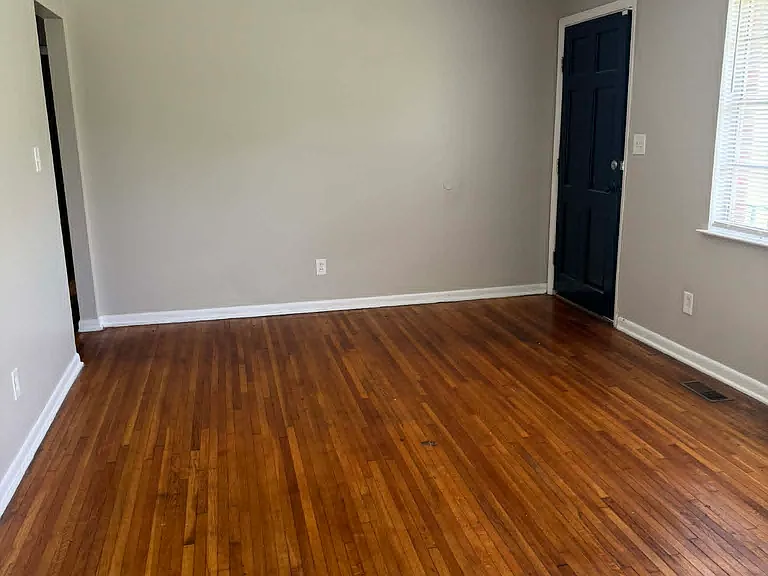 1677 Pine Ave SW — Photo 3
