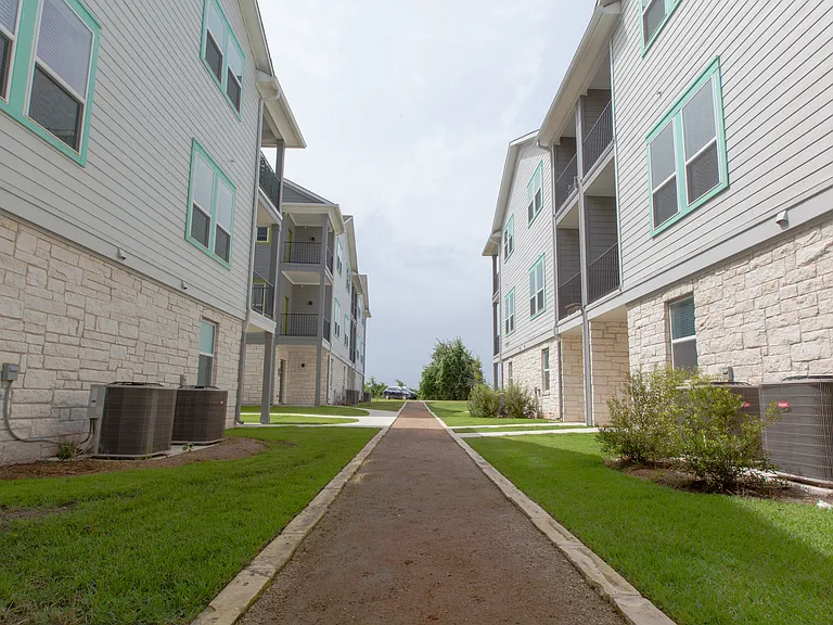 Trailside Oaks Townhomes — Photo 145