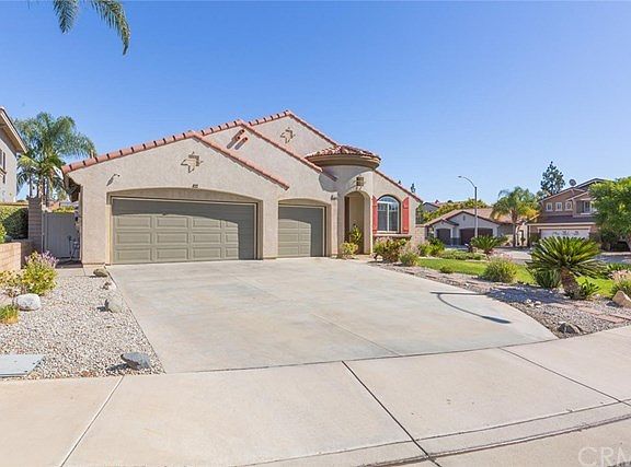 3rd image of 23556 Hamlin Ct