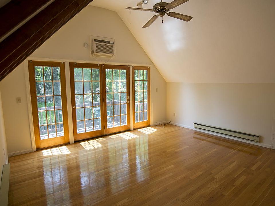 3rd Floor - Living Room