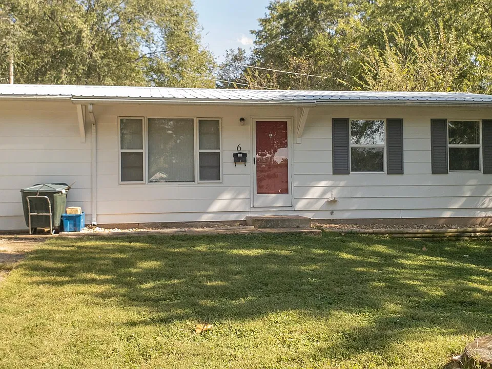 6 Elmwood Dr