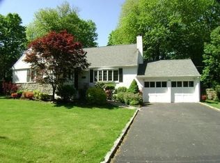 134 Baraud Rd N, Scarsdale, NY 10583
