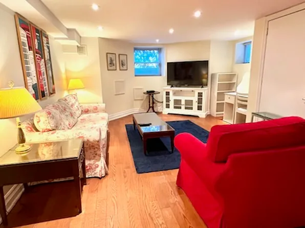 3 Crescent Rd #1, Toronto, ON M4W 1T5