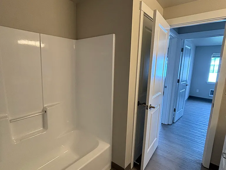 Chambers Crest Apartments — Photo 55