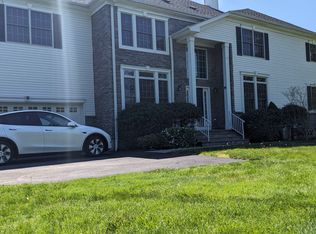 14 Bovensiepen Ct, Roseland, NJ